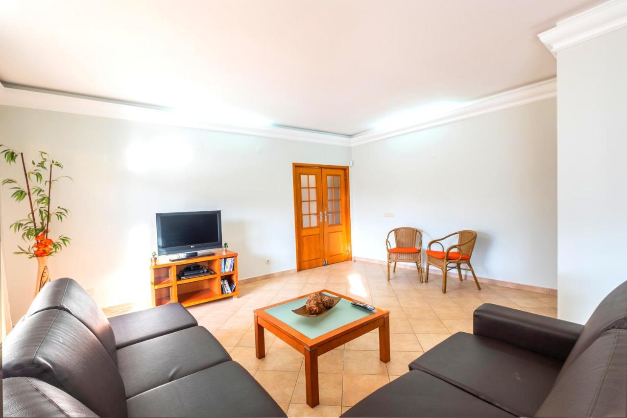 Isa - Heated Pool - Free Wi-fi - Air Con Villa Guia (Faro)