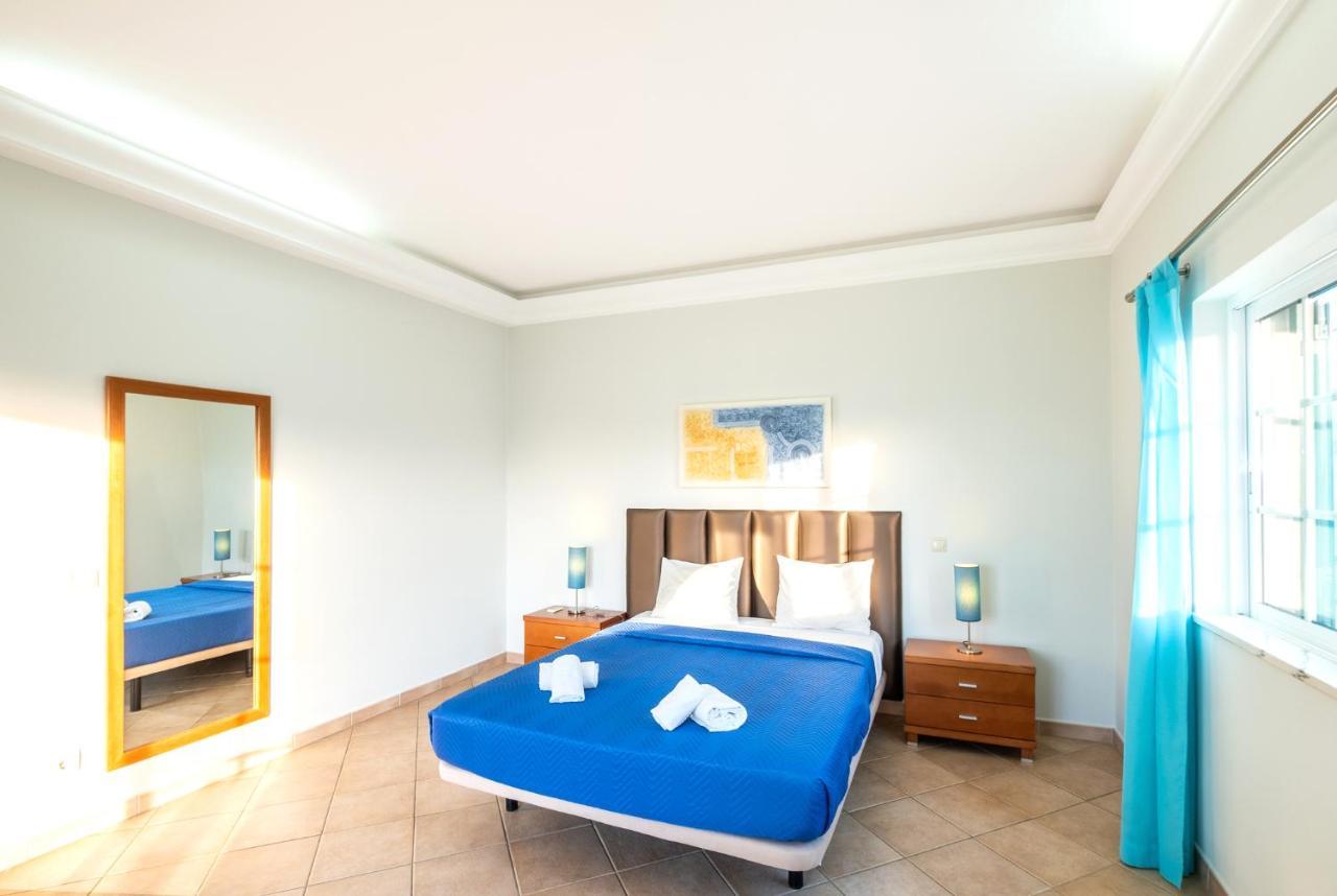 Isa - Heated Pool - Free Wi-fi - Air Con *