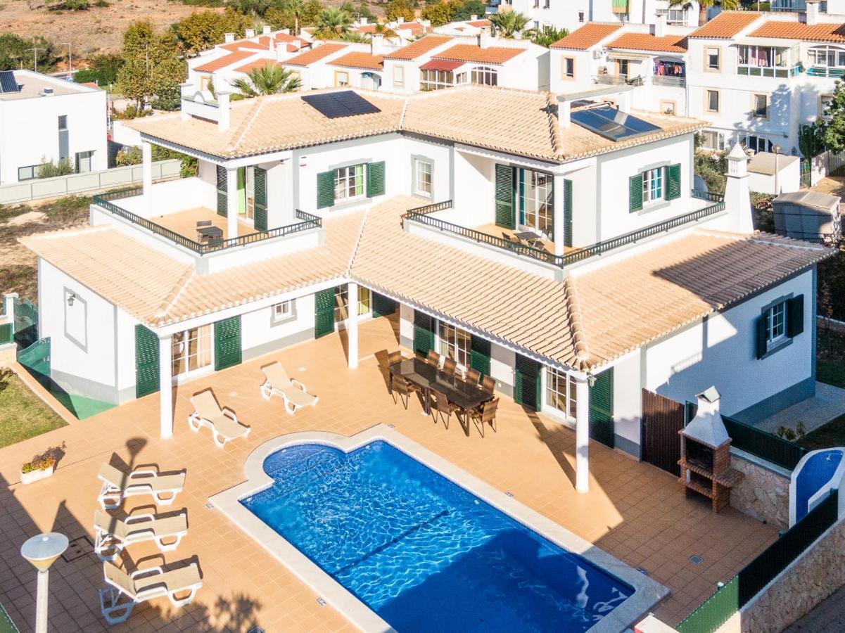 Villa Isa - Heated Pool - Free Wi-fi - Air Con *