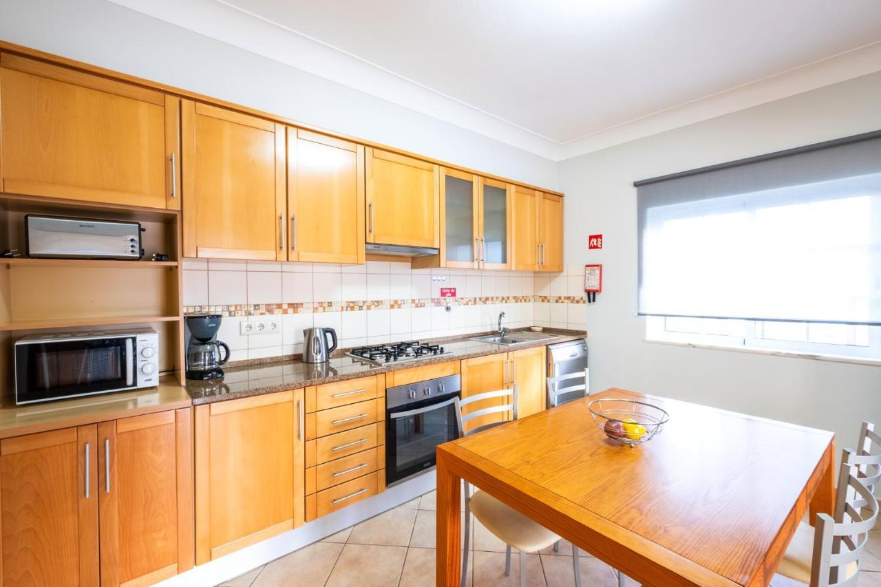 Isa - Heated Pool - Free Wi-fi - Air Con Villa
